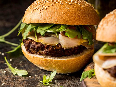 Cizrnový vegan burgr