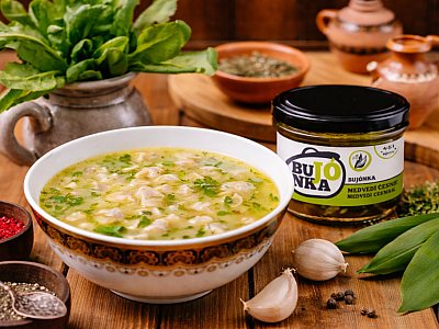 Jarní polévka s medvědím česnekem